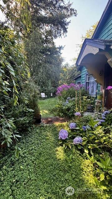 https://bt-photos.global.ssl.fastly.net/nwmls/orig_boomver_1_2561486-1.jpg