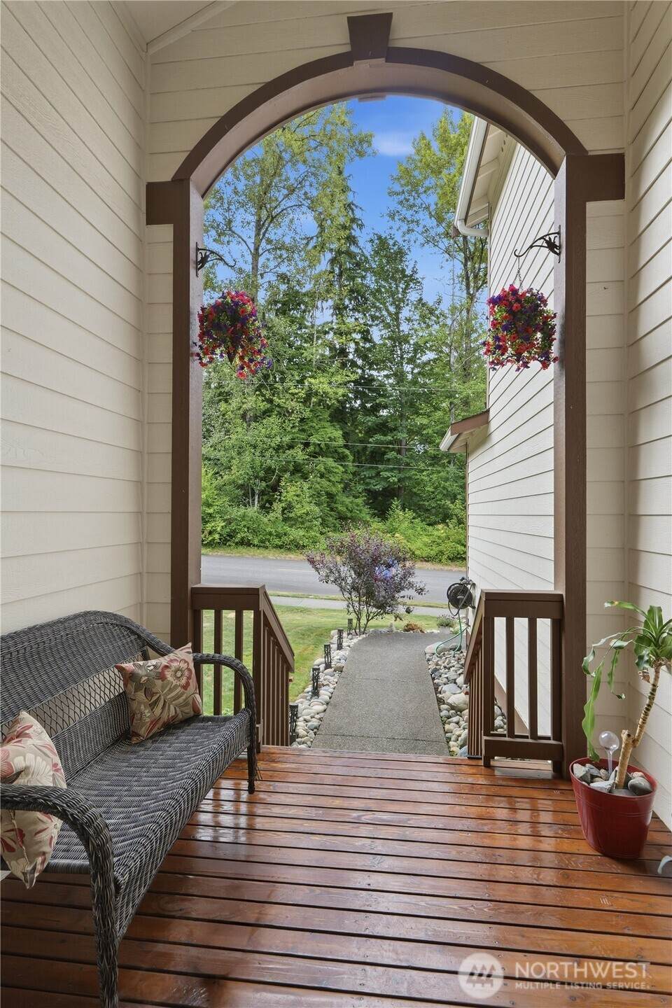 https://bt-photos.global.ssl.fastly.net/nwmls/1280_boomver_1_2562216-1.jpg