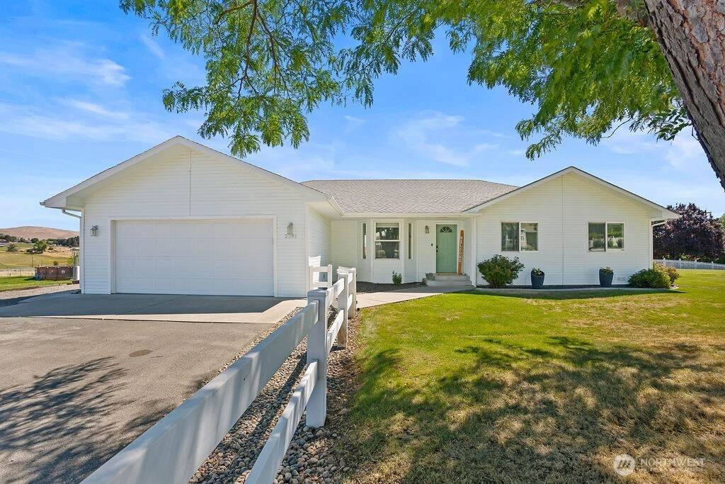 2291 Selah Loop Road - Photo 1