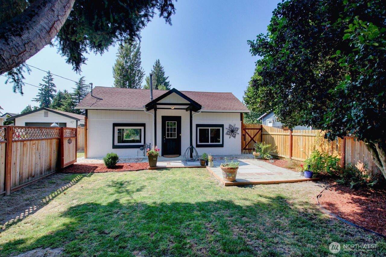 1509 7th Street - Photo 1