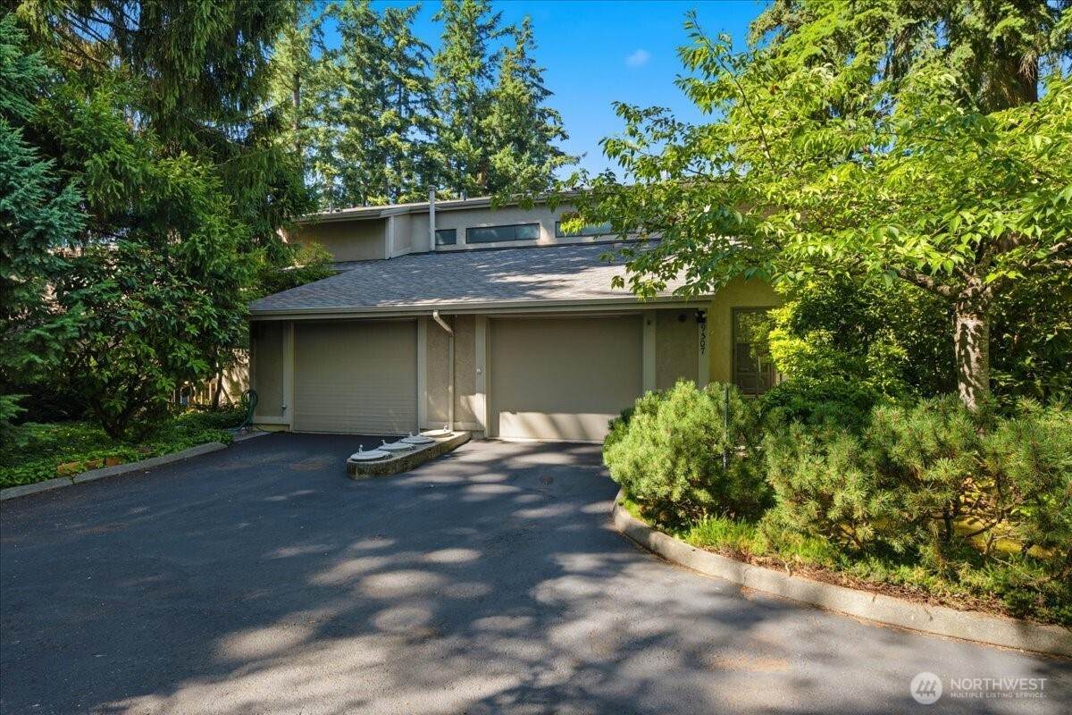 19507 86th Avenue - Photo 1