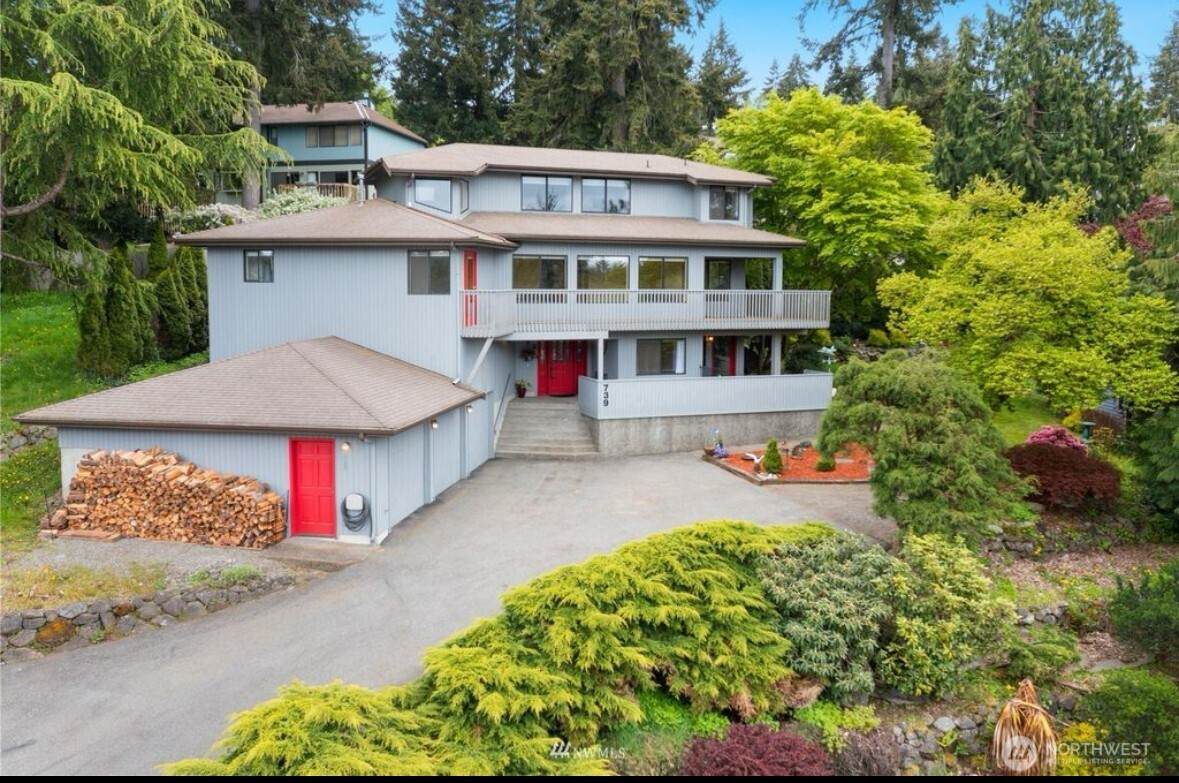 739 Woods Court - Photo 1
