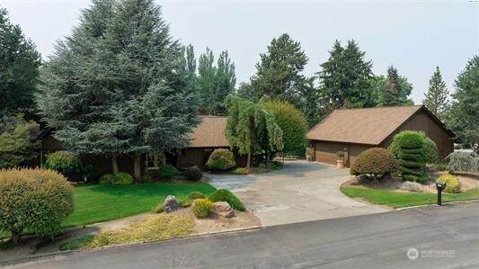 820 Meadowlark Lane - Photo 1