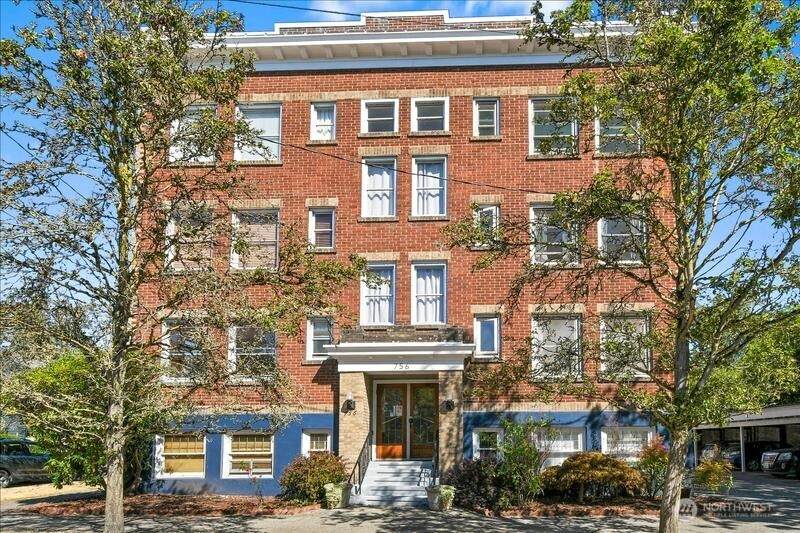 756 Broadway Avenue - Photo 1