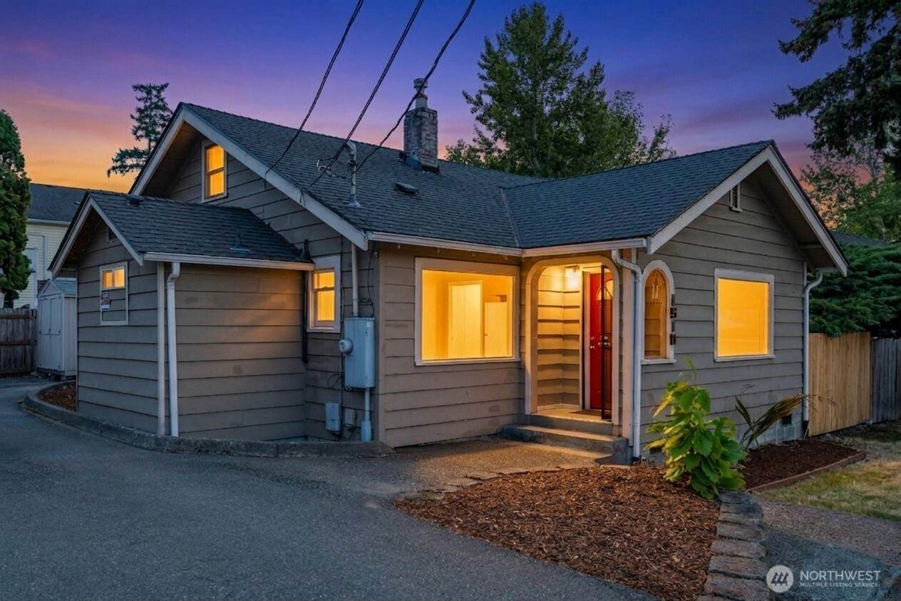 1510 Sunset Drive - Photo 1