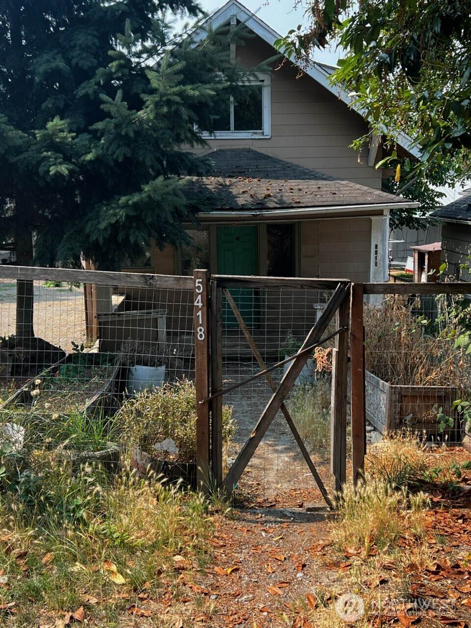 5418 Wapato Street - Photo 1