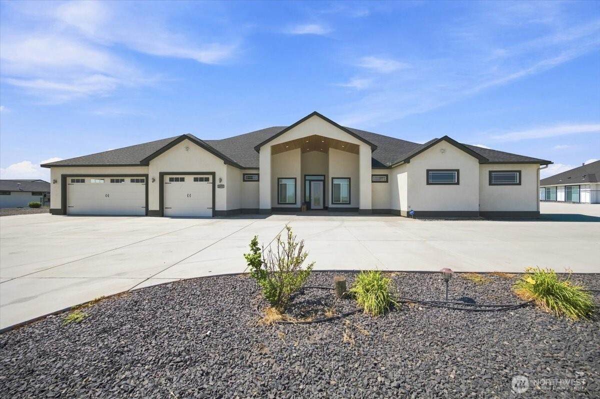 2075 Fraser Dr - Photo 1