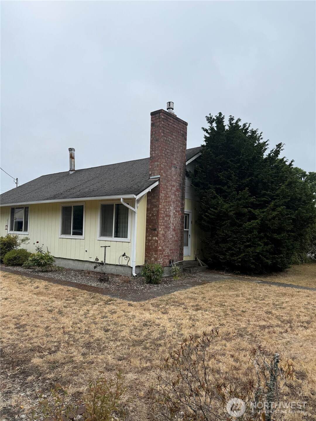 320 Oakview Avenue - Photo 1