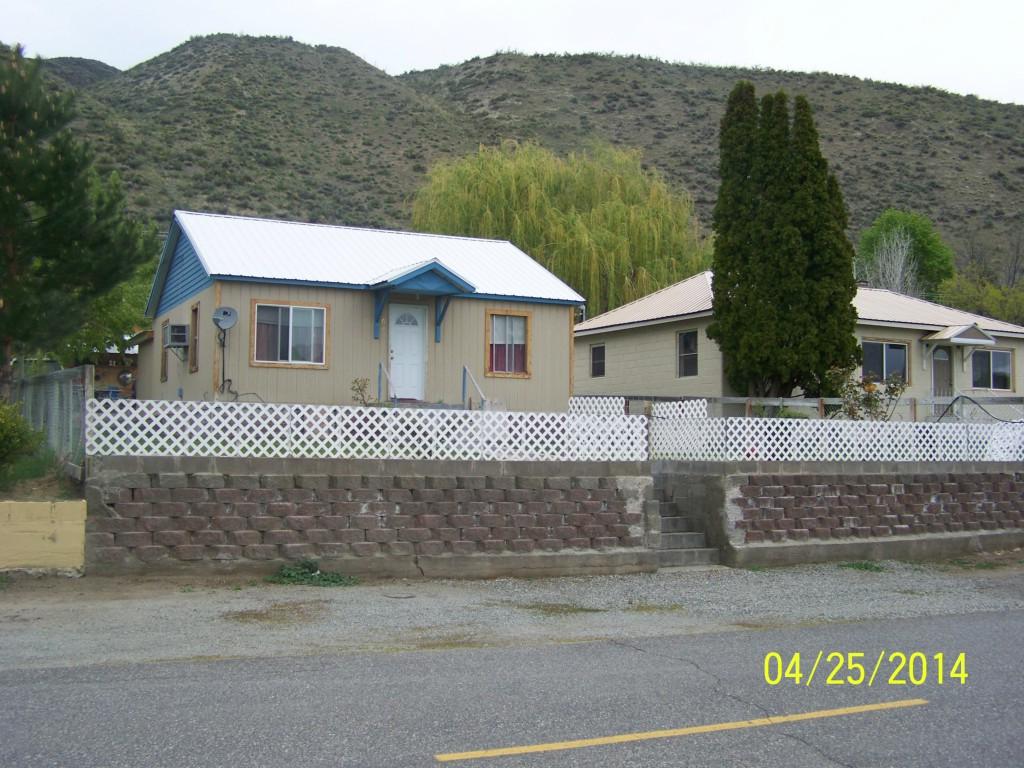 208 Beach St - Photo 1