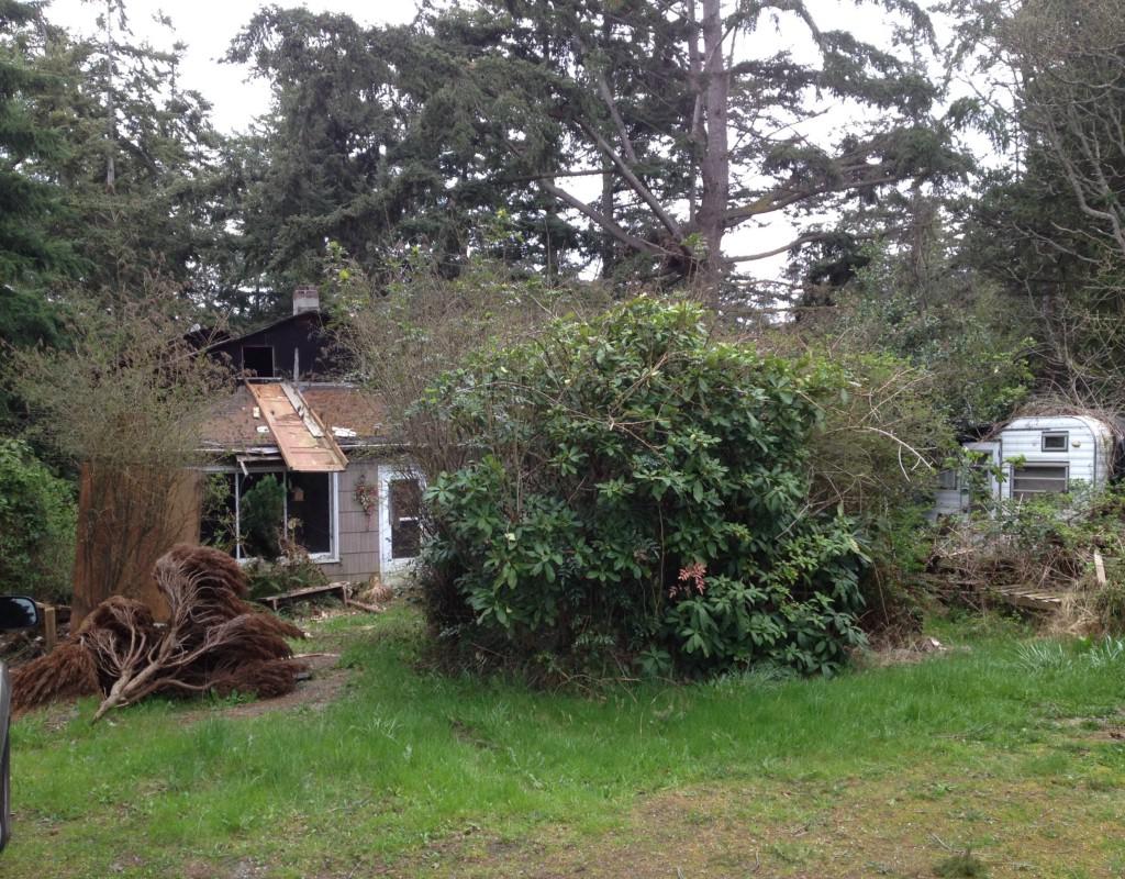 1075 Goldie St - Photo 1