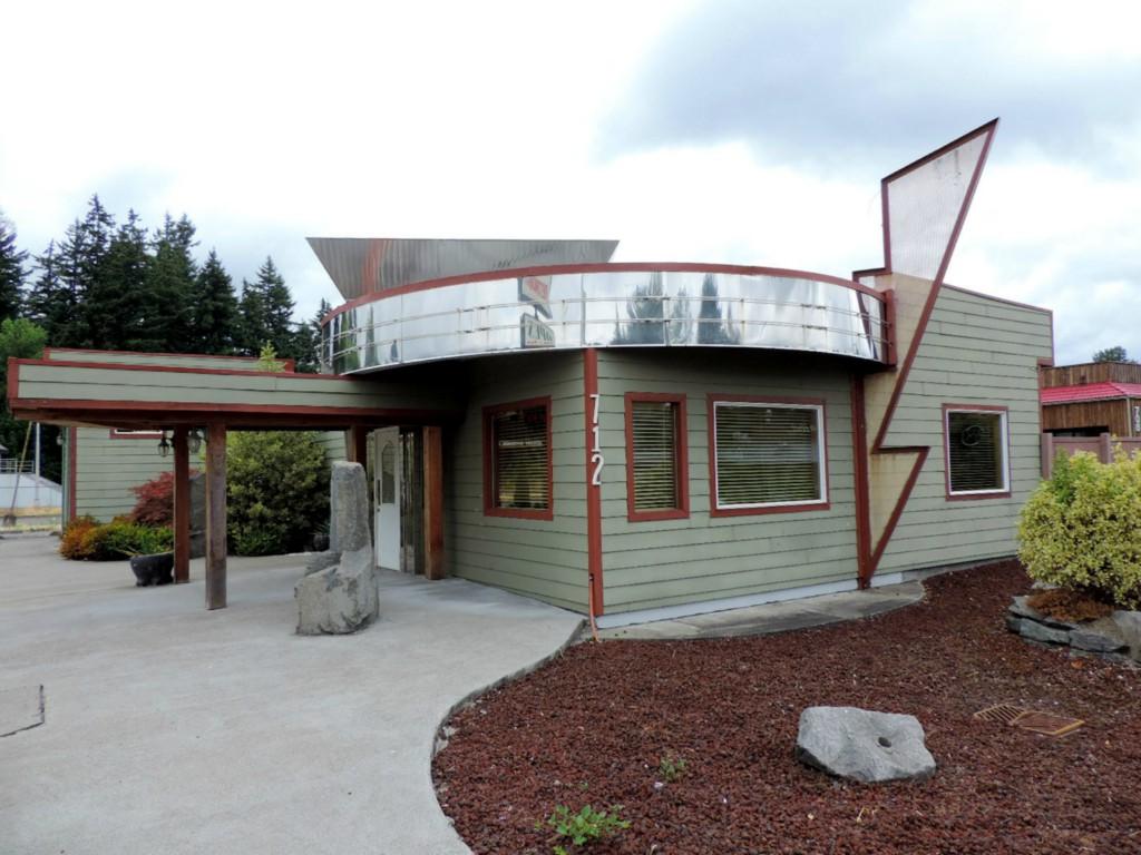 712 Harrison Ave - Photo 1