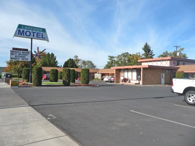 802 Broadway Ave. - Photo 1