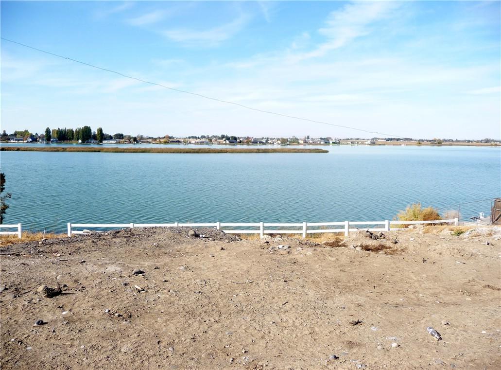 1600 Marina Dr - Photo 1