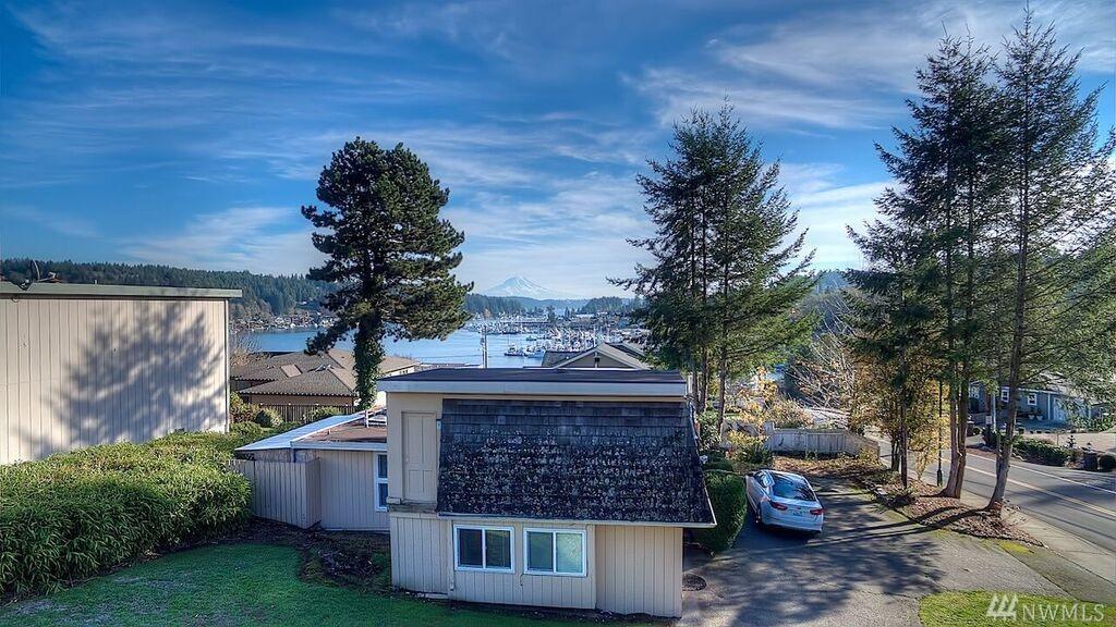4025 Burnham Dr - Photo 1