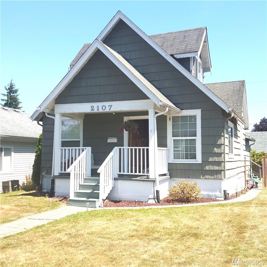 2107 Oakes Ave - Photo 1