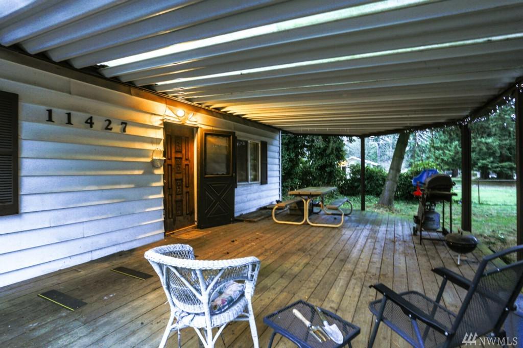 11427 162nd St - Photo 1