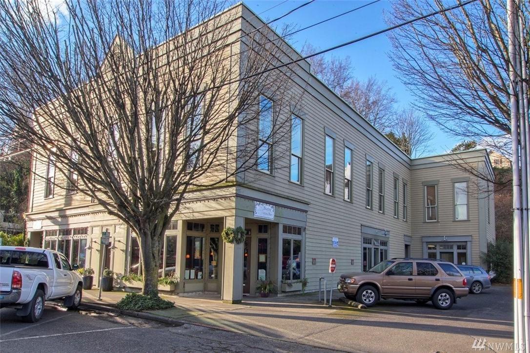 842 Washington Street - Photo 1