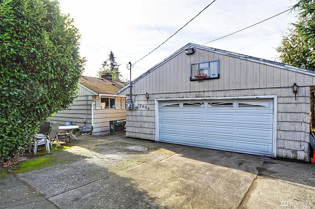 2804 106th St - Photo 1