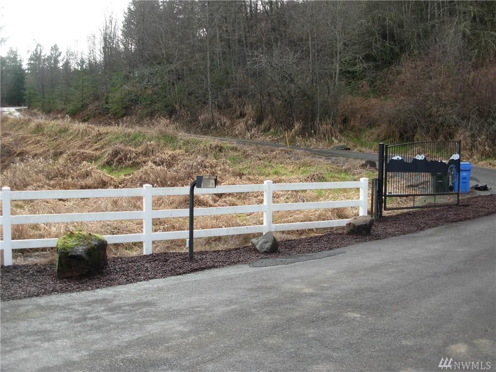 123 Roslyn Lane - Photo 1