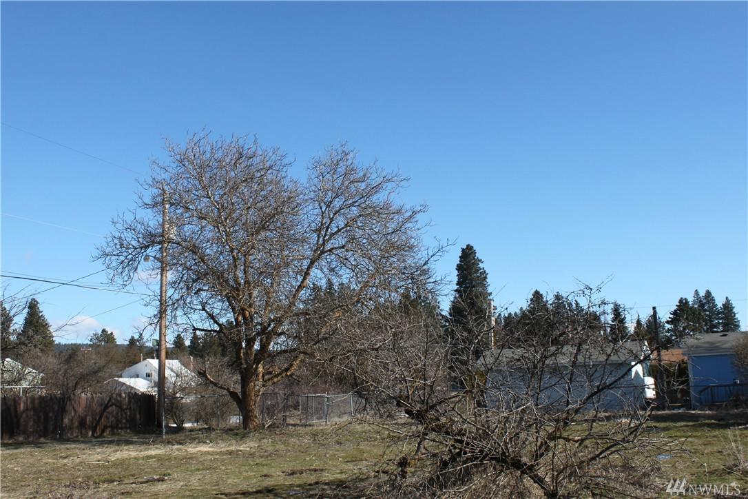 607 6th St - Photo 1