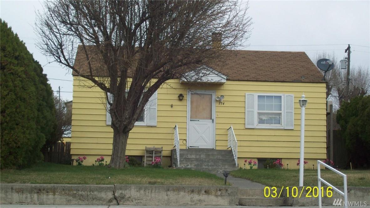 114 3rd St - Photo 1