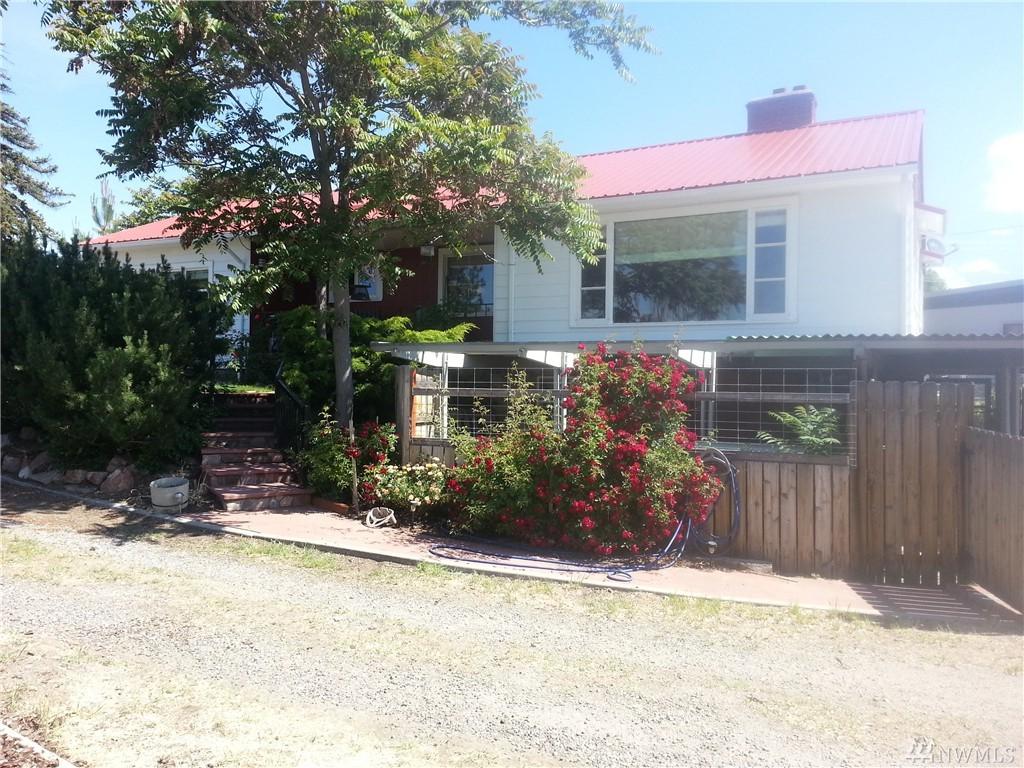 414 Riverview Drive - Photo 1