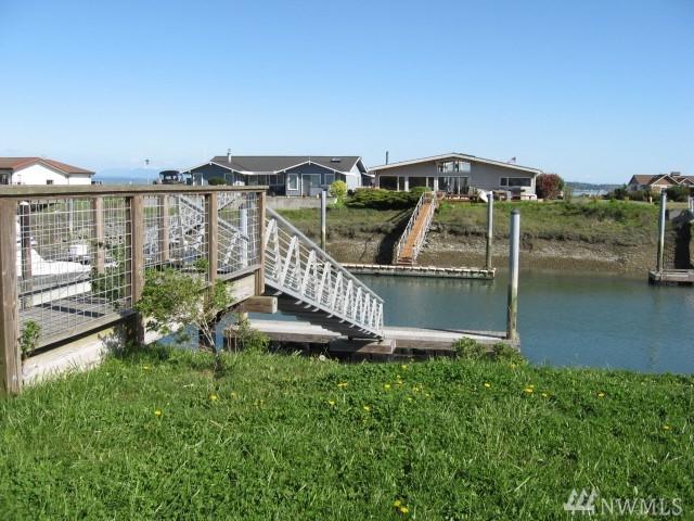 2230 Mariners Wy - Photo 1