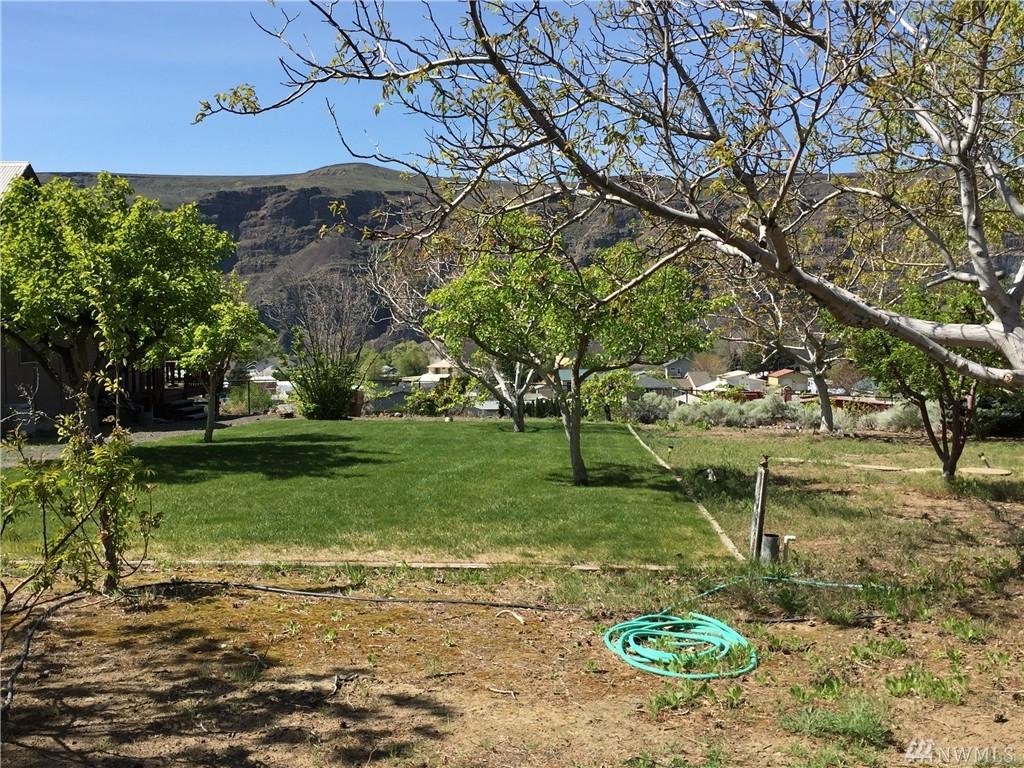 878 Section Ave - Photo 1