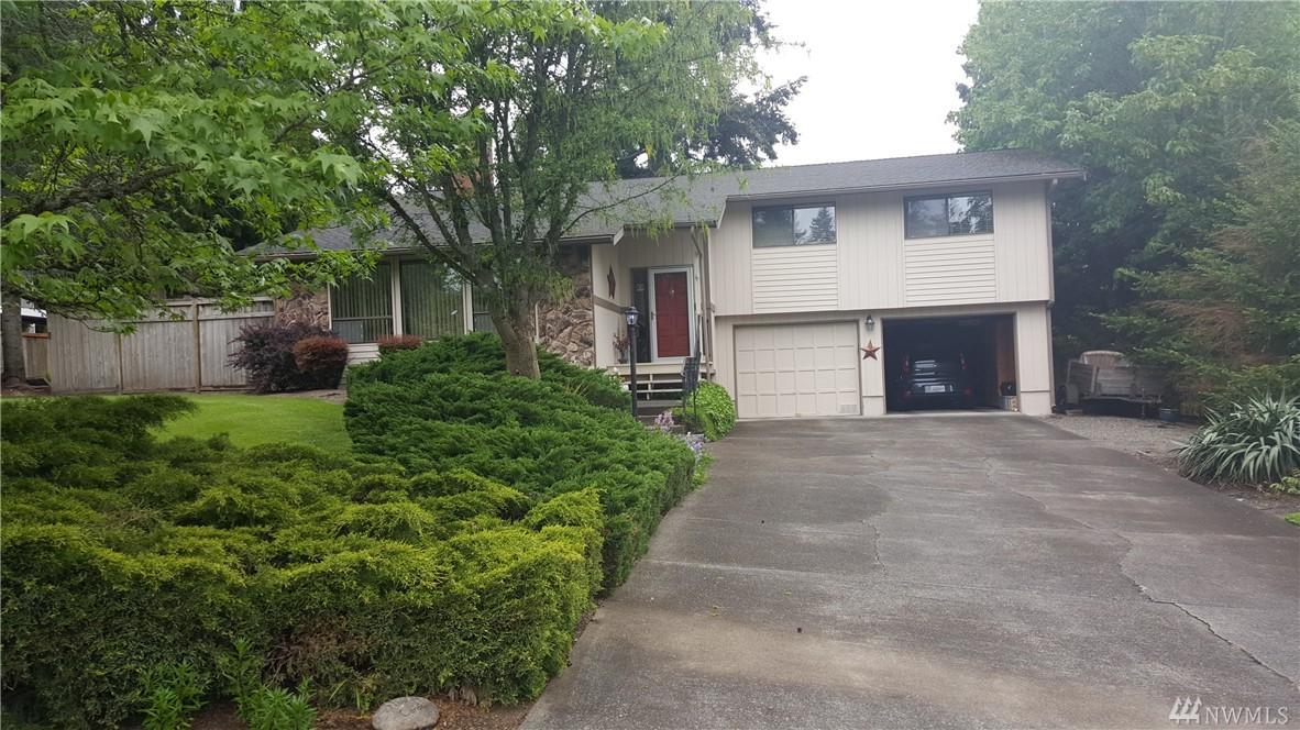 6221 81 St - Photo 1