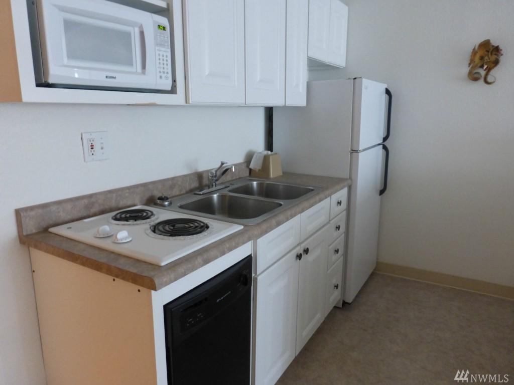 304 14th St - Photo 1