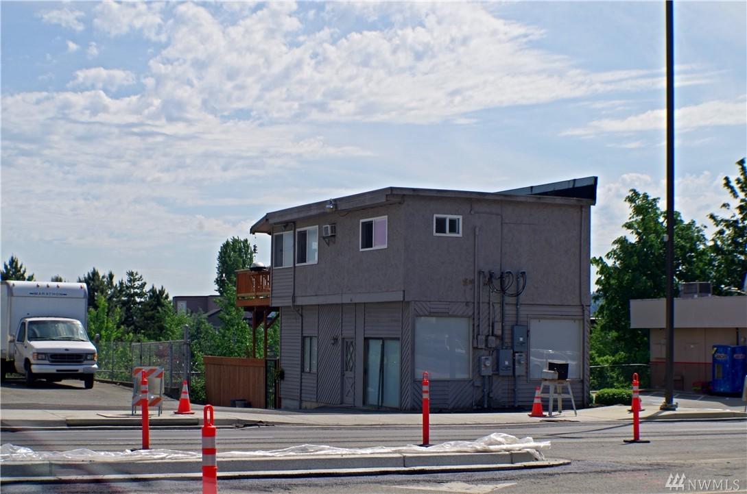 6131 Bothell Wy - Photo 1