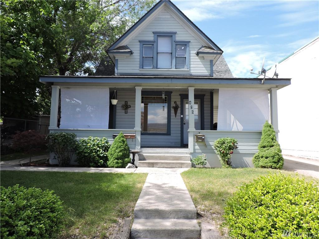 426 Chelan Ave - Photo 1
