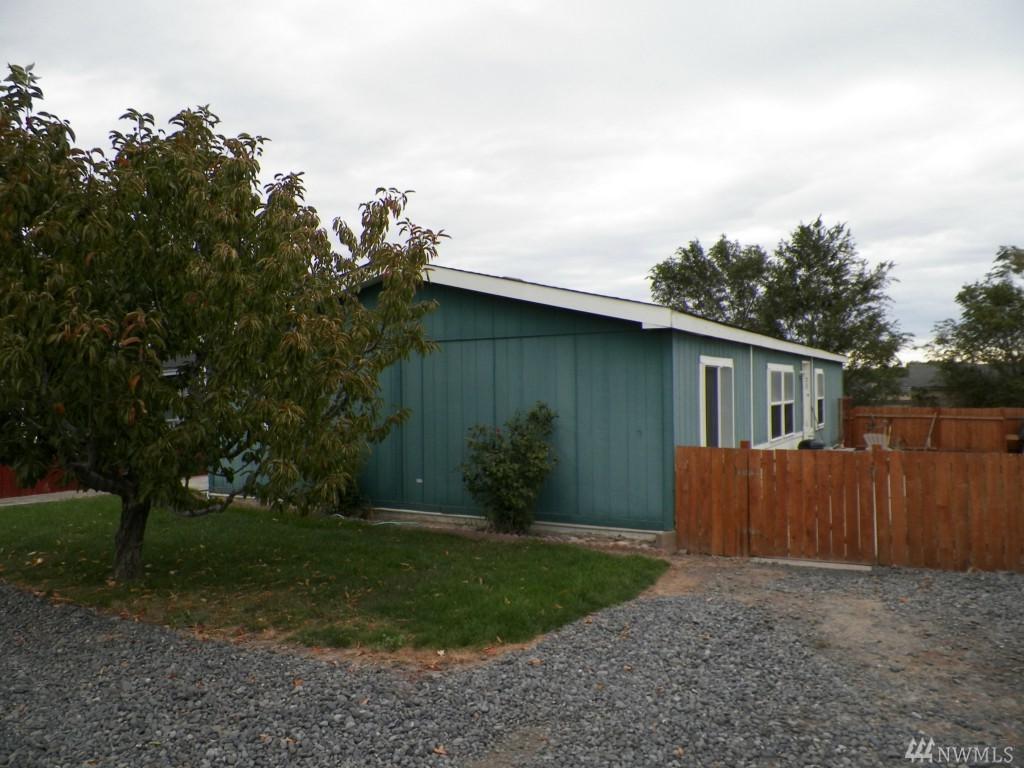 726 Buttercup St - Photo 1