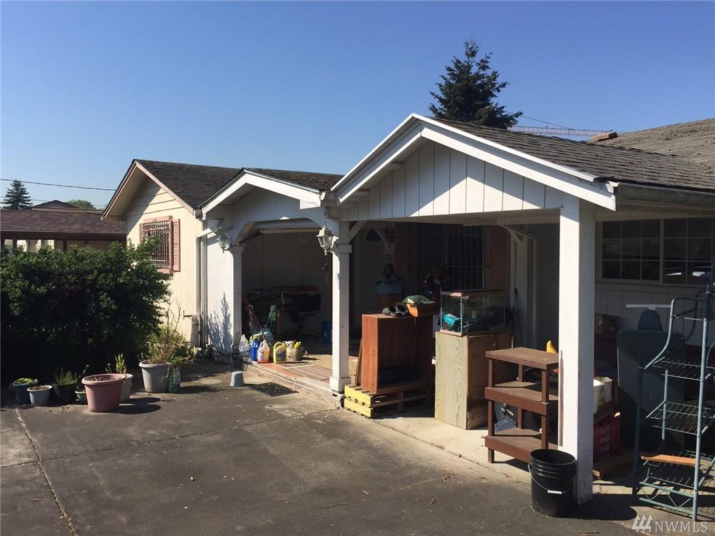 7103 44th Ave - Photo 1