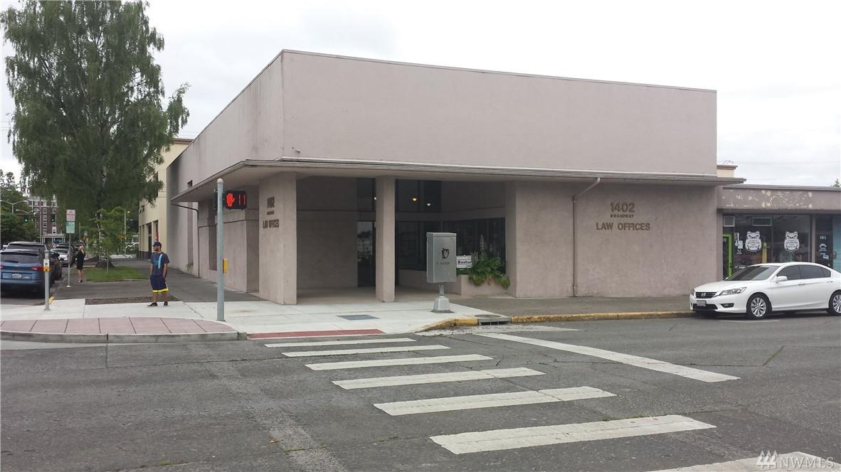 1402 Broadway Ave - Photo 1
