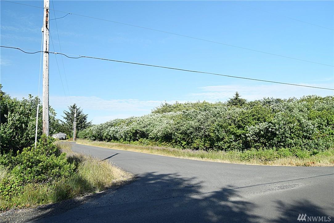 401 Seashore St - Photo 1