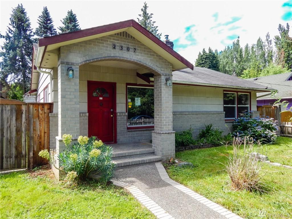 2307 Thurston Ave - Photo 1
