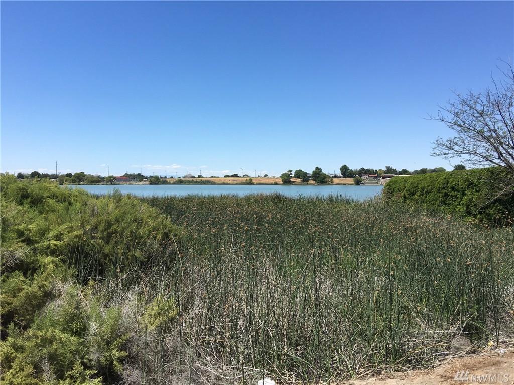 1518 Lakeway Dr - Photo 1