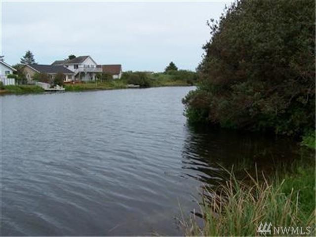 210 Muskrat Ct - Photo 1