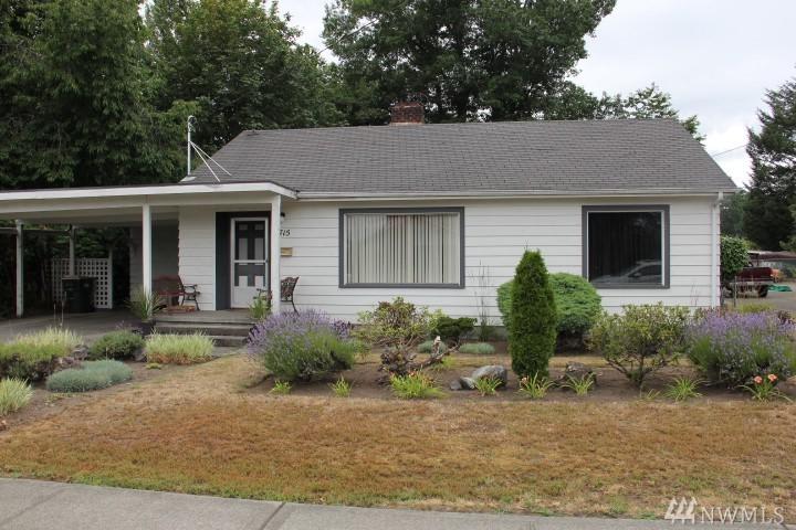 1715 Lake Park Dr - Photo 1