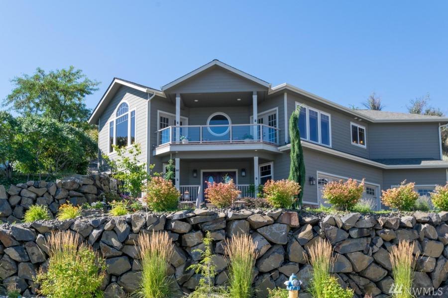 320 Canyon Place - Photo 1