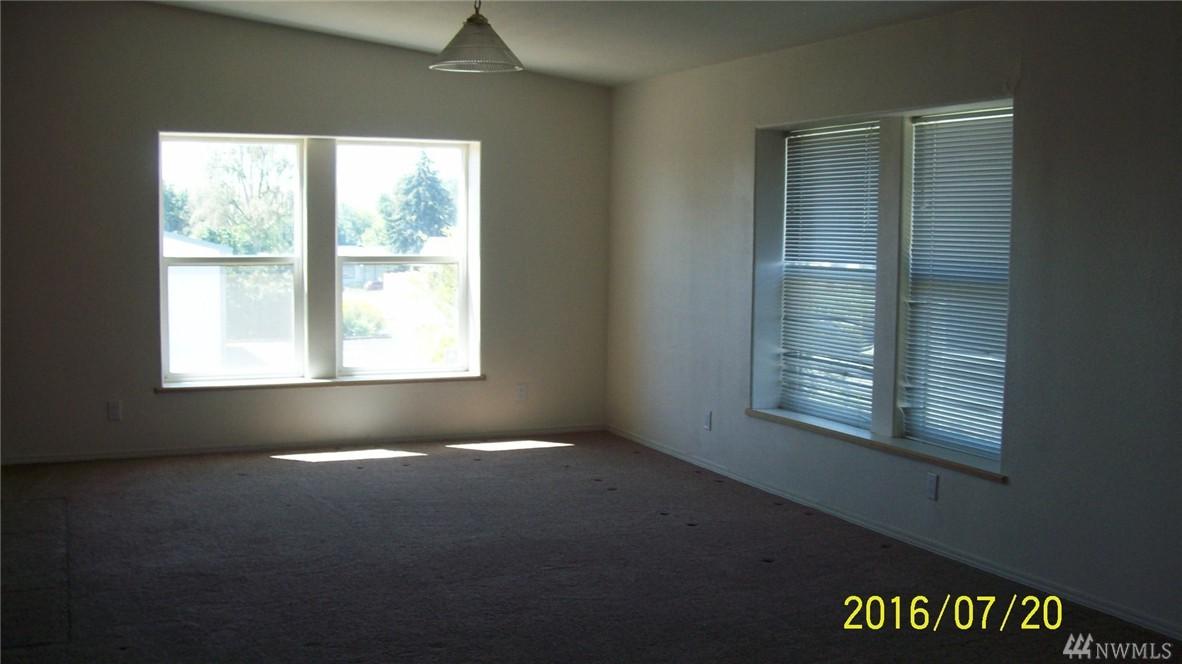 712 S St - Photo 1