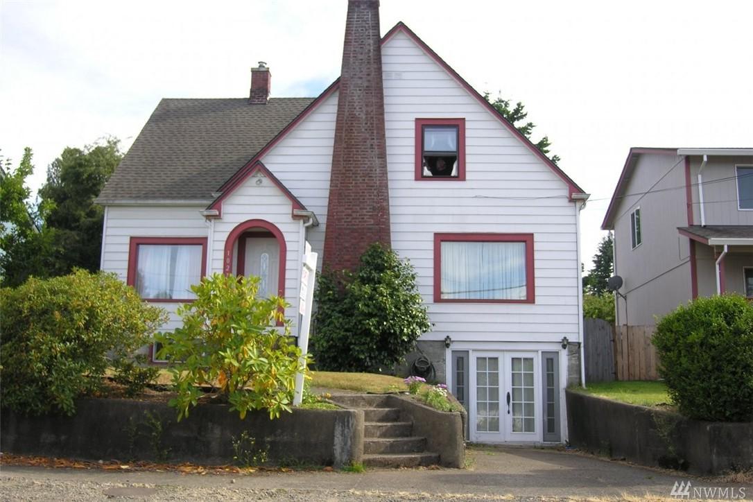 1027 Ellinor Ave - Photo 1
