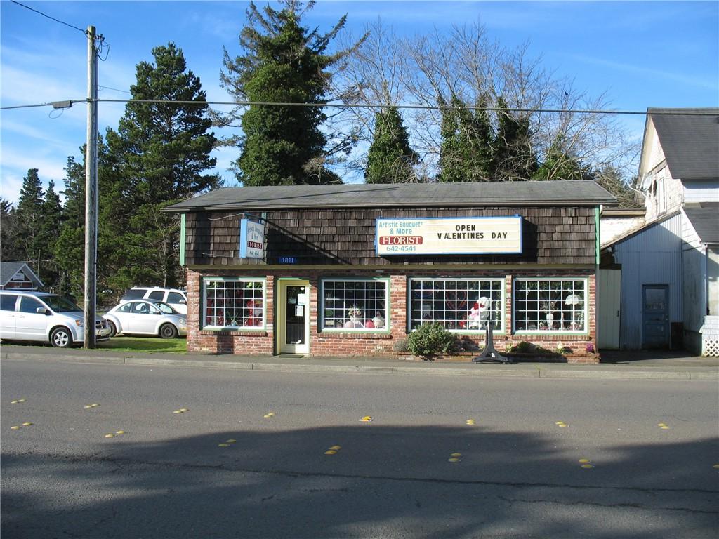 3811 Pacific Wy - Photo 1