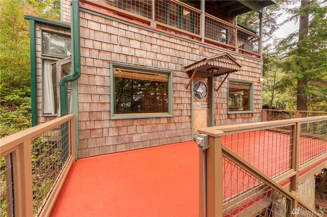 1237 Island Dr - Photo 1