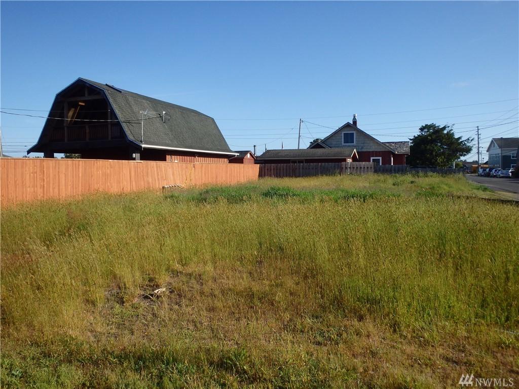 611 Washington Ave - Photo 1