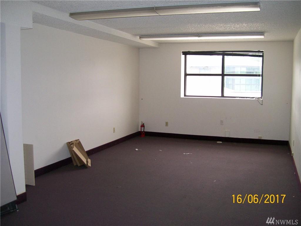 729 Vandercook Wy - Photo 1