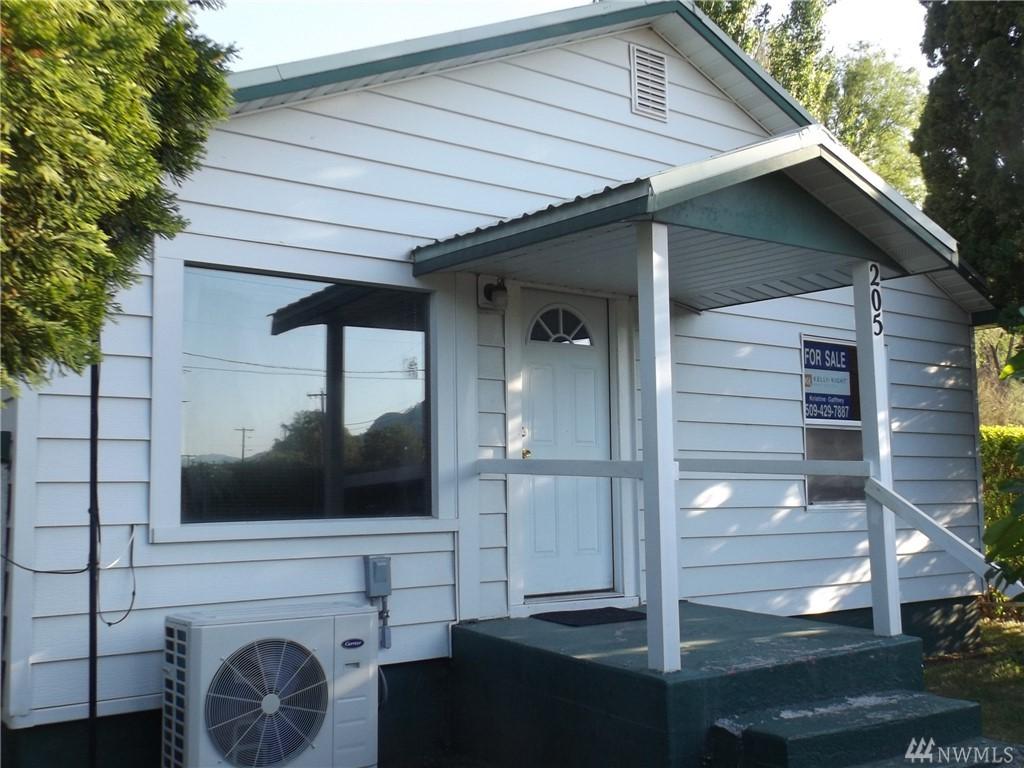 205 Main St - Photo 1