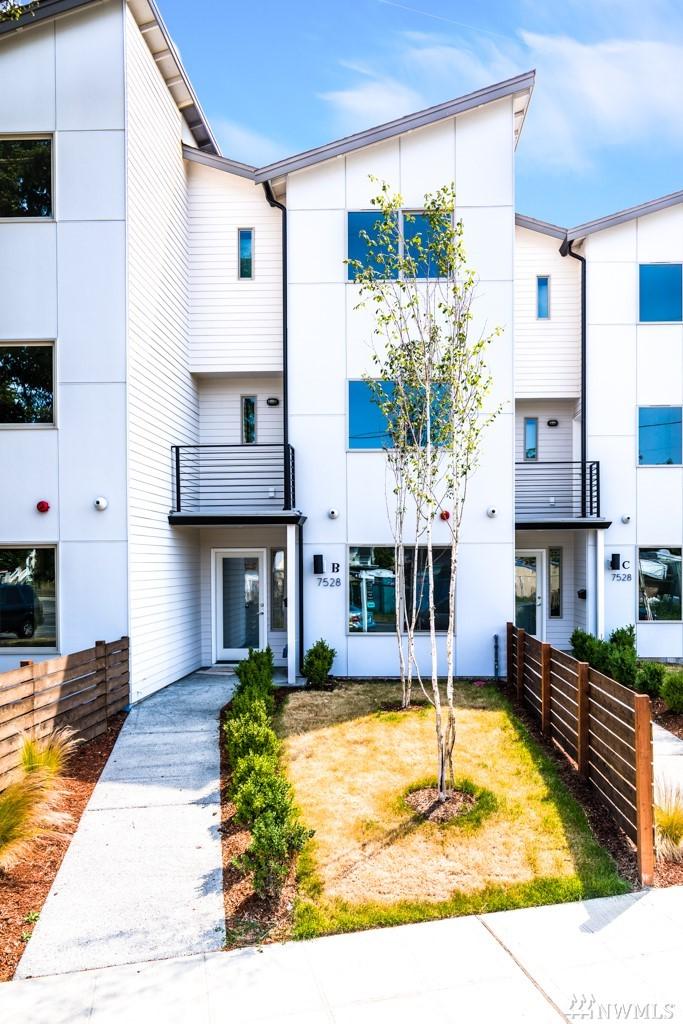7528 Renton Ave - Photo 1