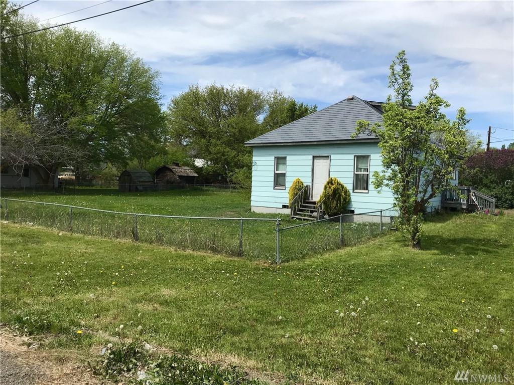 703 2nd Ave - Photo 1